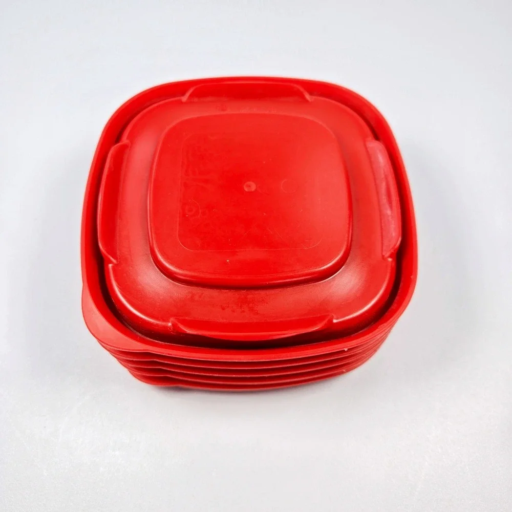 5 Rubbermaid Easy Find Lids 4.5
